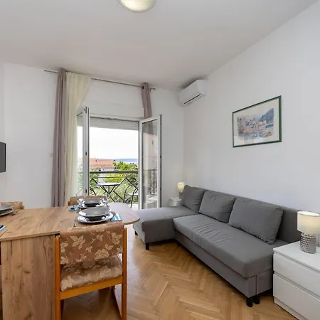 Vinovo Apartman Kastela